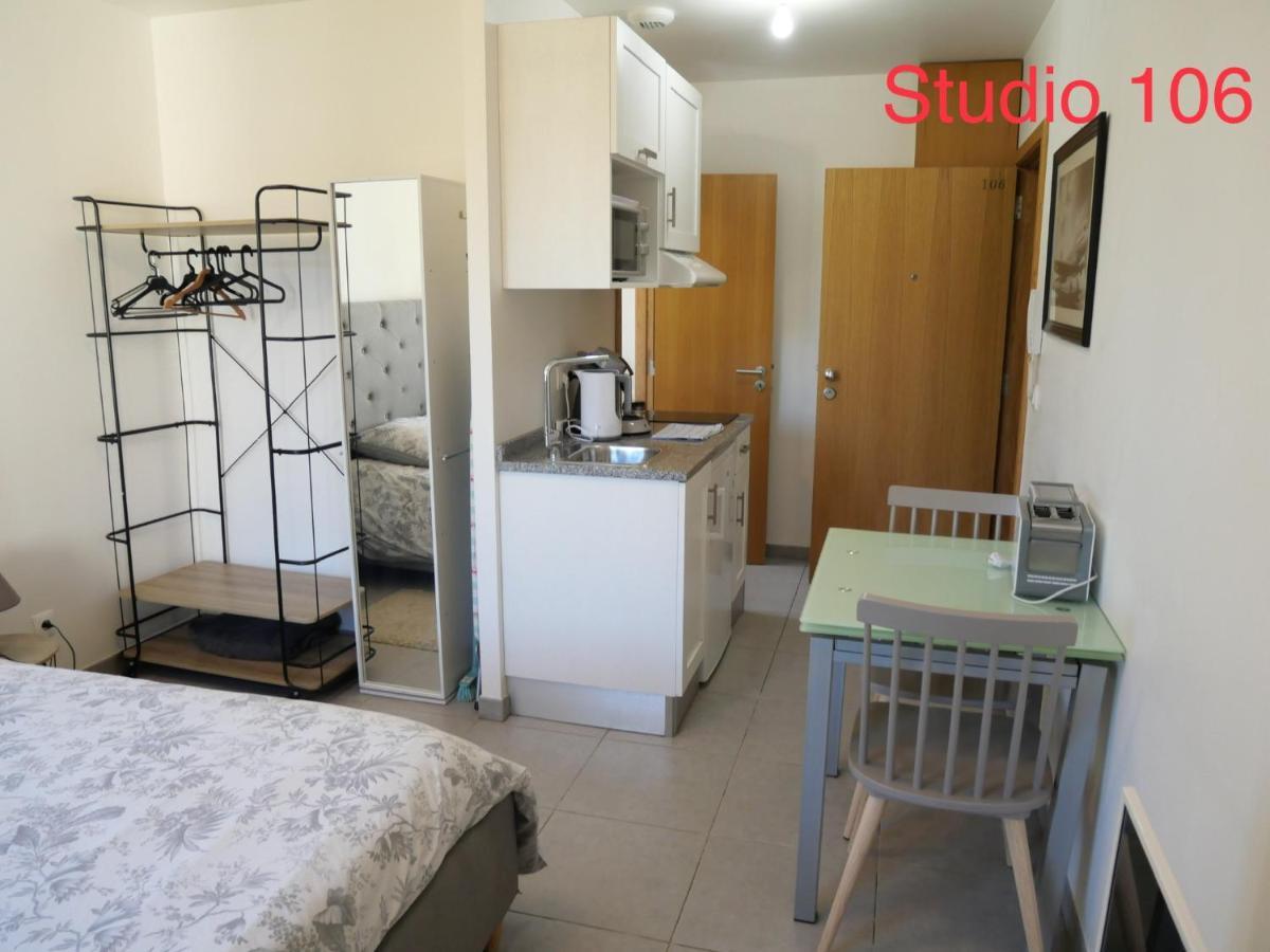 Studio A 300 M De La Gare De Mantes-La-Jolie Bagian luar foto