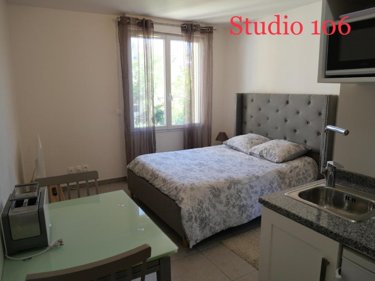 Studio A 300 M De La Gare De Mantes-La-Jolie Bagian luar foto