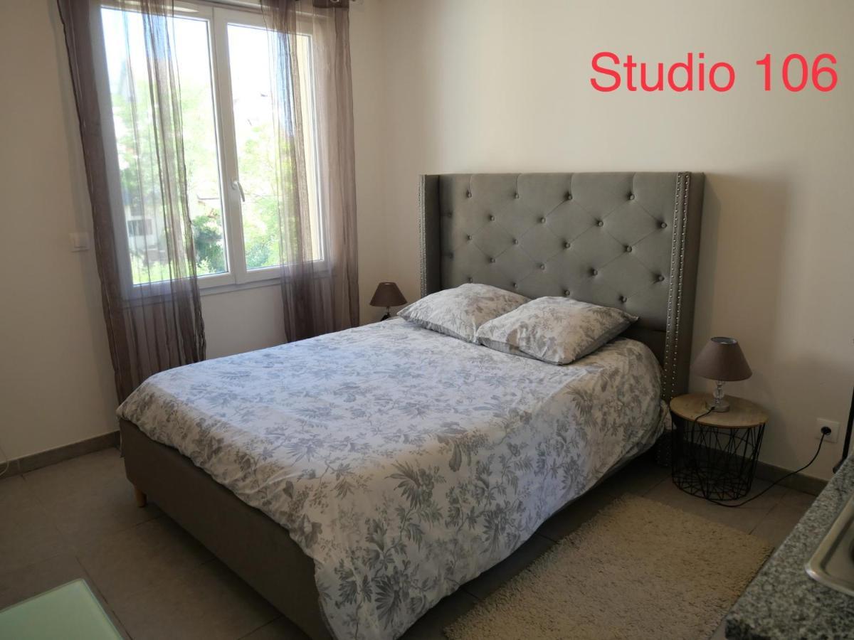 Studio A 300 M De La Gare De Mantes-La-Jolie Bagian luar foto