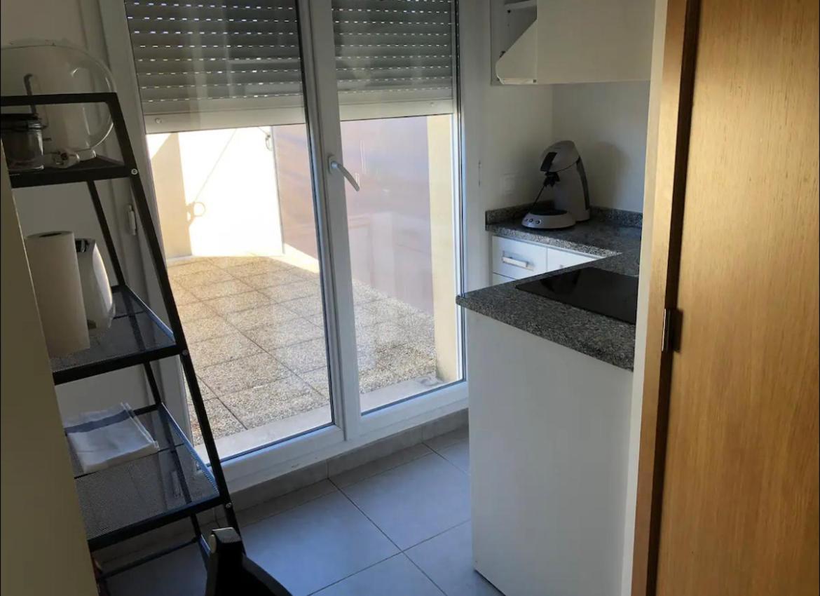 Studio A 300 M De La Gare De Mantes-La-Jolie Bagian luar foto